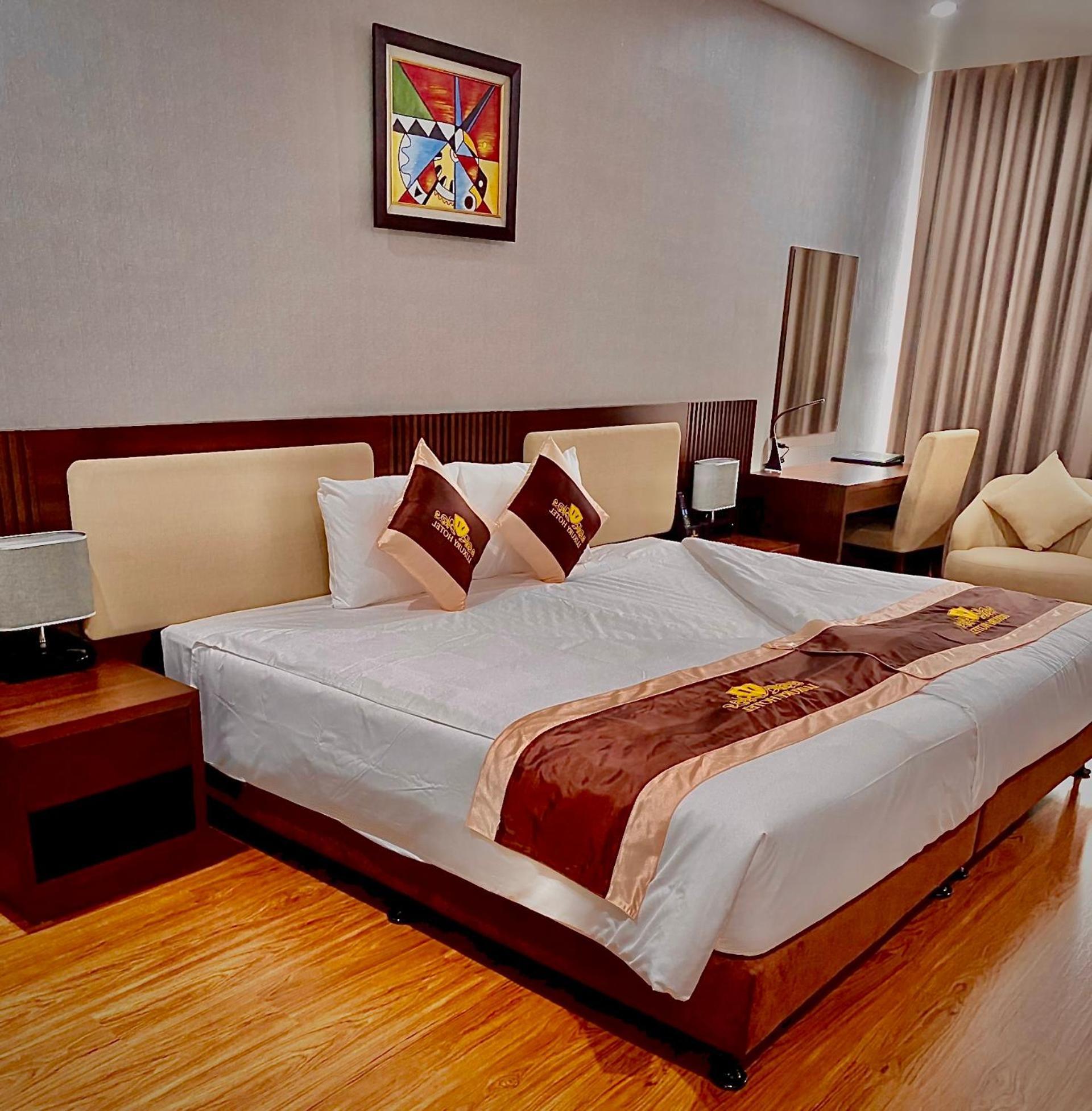 Luxury6 Hotel Mong Cai Esterno foto
